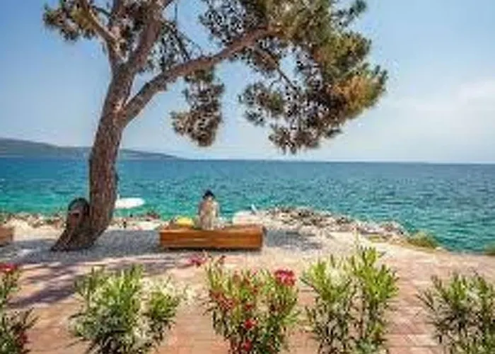 Tatil Evi Lana Mit Schwimmbad By Interhome Krk Town