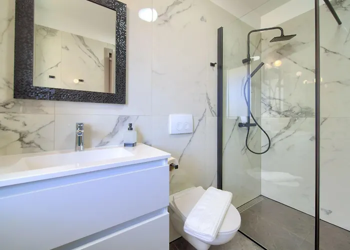 Tatil Evi Lana Mit Schwimmbad By Interhome Krk Town