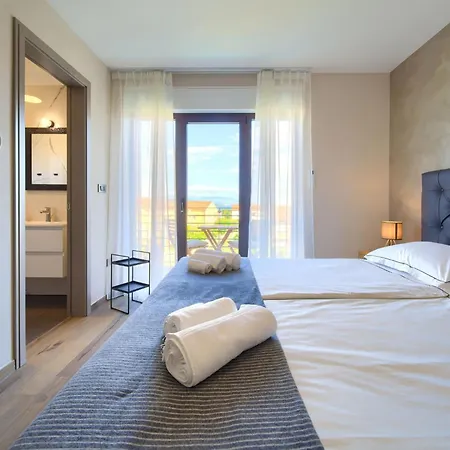 Tatil Evi Lana Mit Schwimmbad By Interhome Krk Town