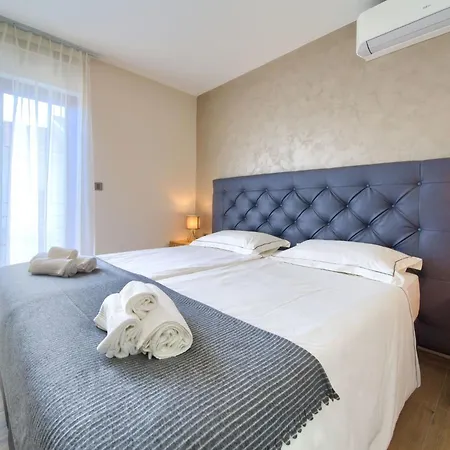 Tatil Evi Lana Mit Schwimmbad By Interhome
