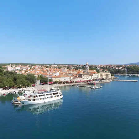 Tatil Evi Lana Mit Schwimmbad By Interhome Krk Town
