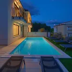 Lana Mit Schwimmbad By Interhome Ferienhaus Krk Town