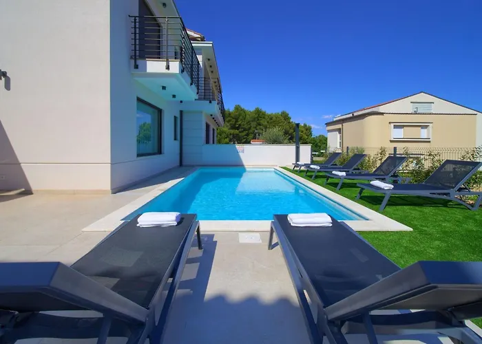 Lana Mit Schwimmbad By Interhome * Krk Town