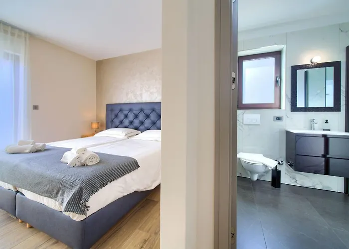Сasa de vacaciones Lana Mit Schwimmbad By Interhome Krk Town